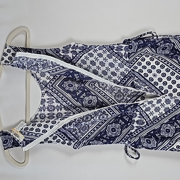 MIMI Chica Navy/White Pattern Romper Size Small - Picture 4 of 8